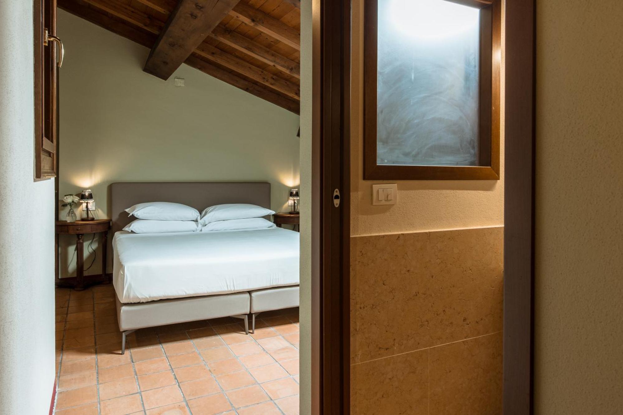 Osteria Luxury Apartments Песк'єра-дель-Гарда Екстер'єр фото