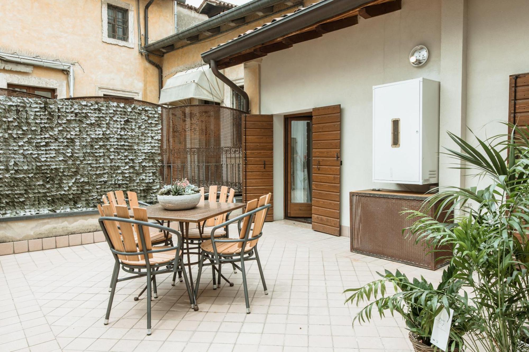 Osteria Luxury Apartments Песк'єра-дель-Гарда Екстер'єр фото